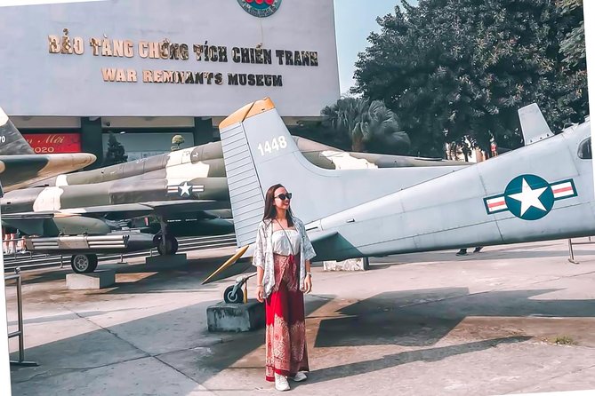 Ho Chi Minh Most Historical Spots & War Museum Tour (Private & All-Inclusive) - Lunch in the middle of a busy day