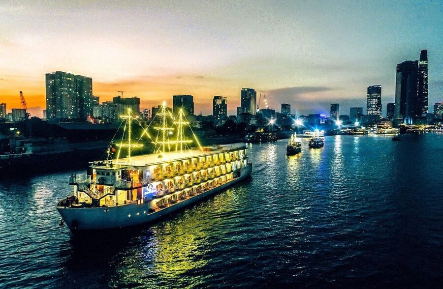 Ho Chi Minh: Private City Tour and Dinner Cruise with Buffet - What $54 buys you