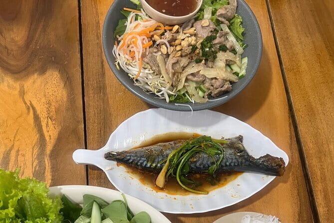 Ho Chi Minh Street Food & City Sights with Local Female Guide - Two and a half hours of food, with guidance at every stop