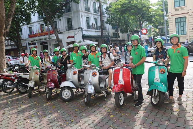 Ho Chi Minh Vespa City Tour 4,5 hours - Ho Thi Ky Flower Market
