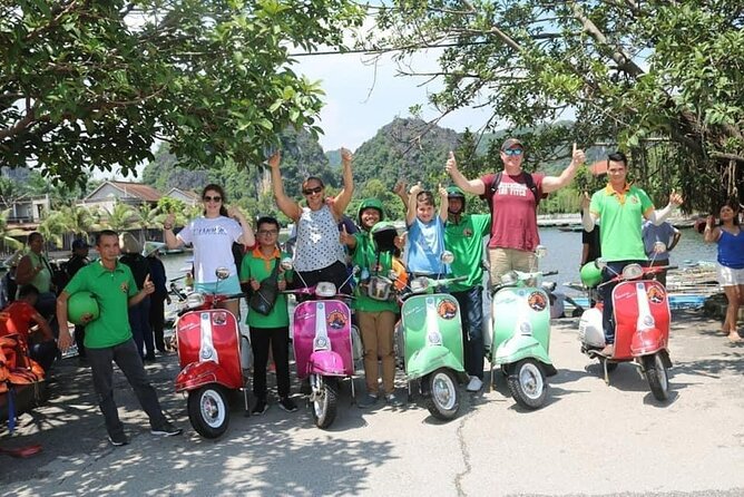 Ho Chi Minh Vespa City Tour 4,5 hours - Chinatown and Binh Tay Market