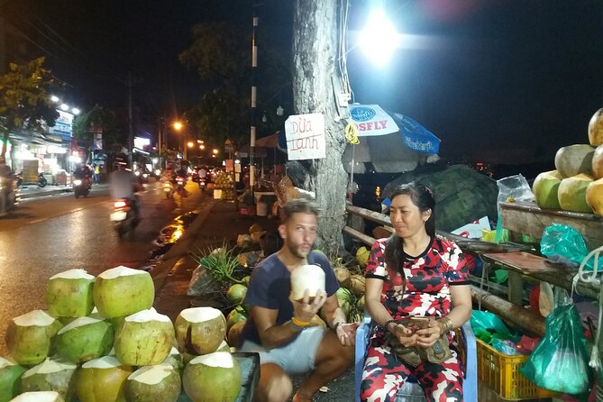 Ho Chi Minh - Vietnamese Vegan Food Experience By Scooter - A drink on the floating market Coffee Boat