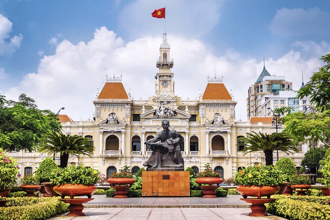 Layover Tour in Ho Chi Minh - Walking Nguyen Hue Street