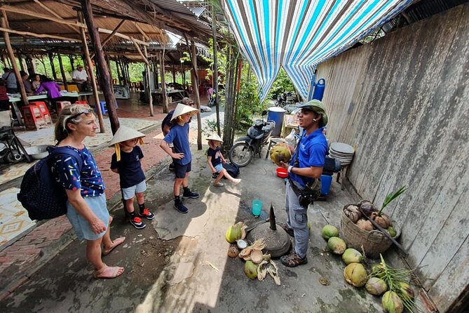 Mekong Delta 1 Day Tour - Riding the Mekong by motorboat