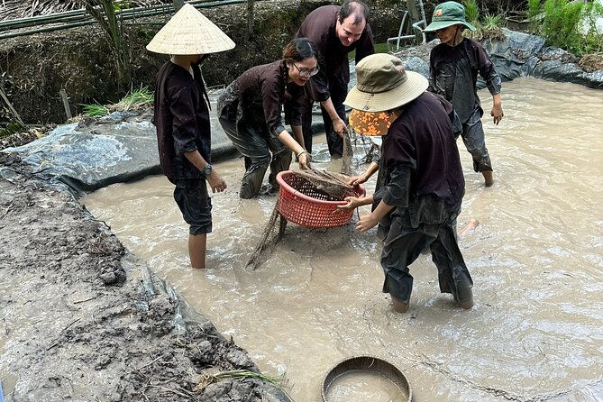 Mekong Delta Homestay Explore Nature 2-Day Family Tiny Garden - The 5:30am bicycle ride and local market