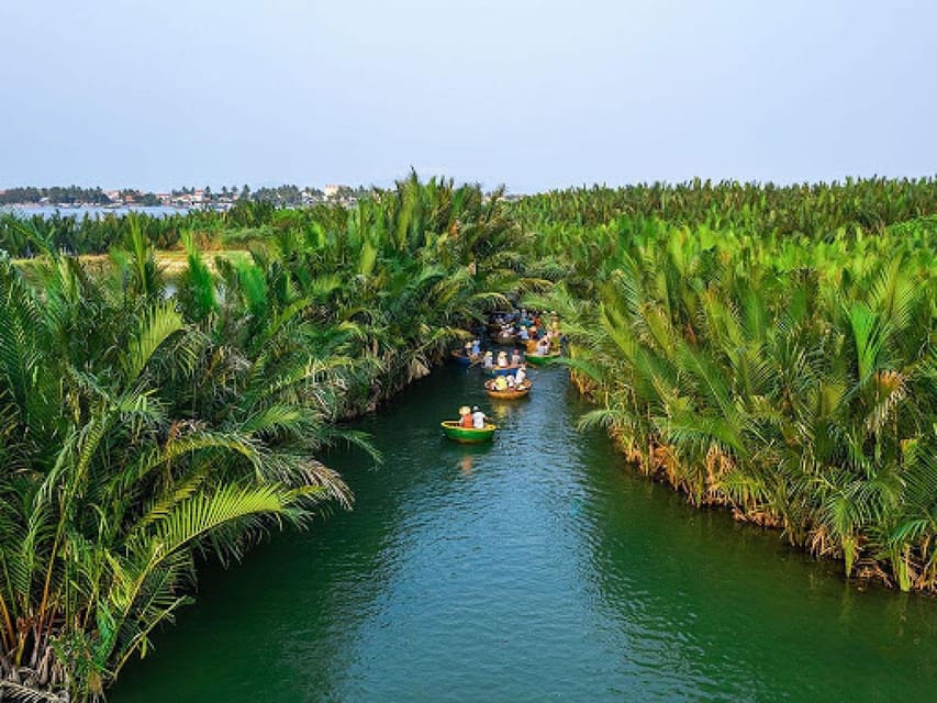 MeKong Delta Tour 1 Day - Vinh Trang Pagoda and its mixed design