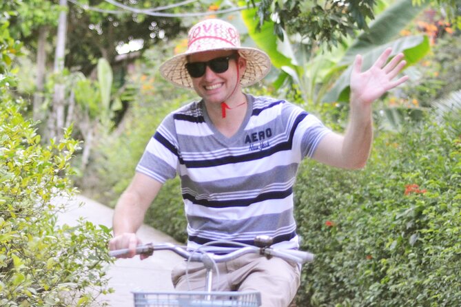 MEKONG DELTA TOUR TO FLOATING MARKET CAI BE from HCM city - Lunch on a river island