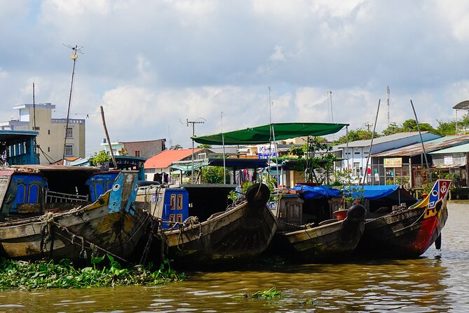 MEKONG DELTA TOUR TO FLOATING MARKET CAI BE from HCM city - What the guides add to the day