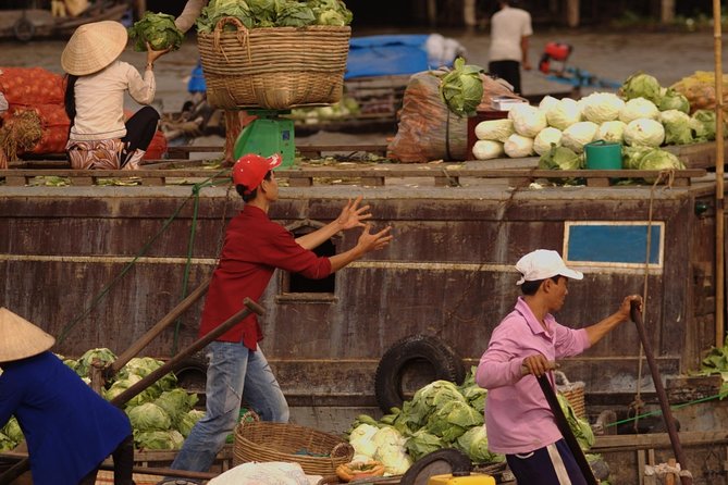 Mekong Delta Trip To Cai Be - Tan Phong Island With Lunch - Cai Be Floating Market: adjust your expectations