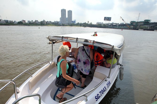 Morning CuChi Tunnels-Tapioca-Secret Traps Luxury Speedboat 2Ways - What happens at the Cu Chi Tunnels