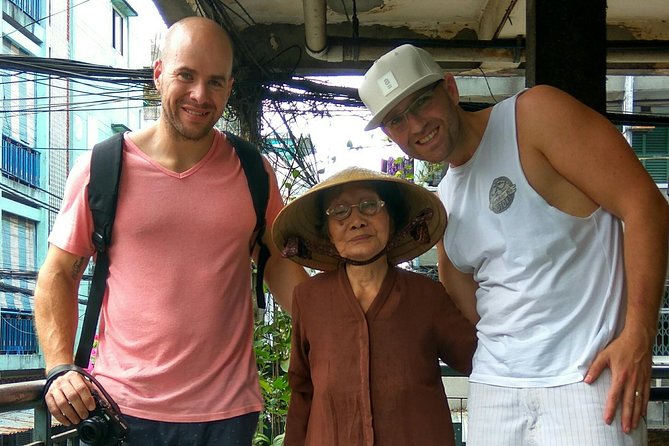 Morning Walking Food Tour in Non Tourist Area and Full of Local Life - A morning in District 7, away from the usual route