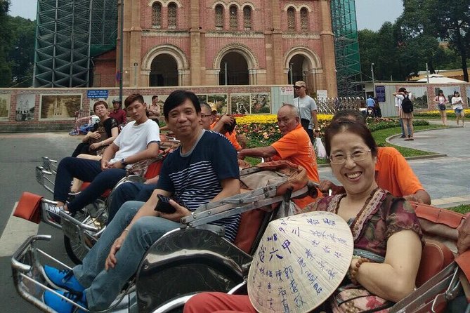One hour cyclo tour around Saigon - Independence Palace and a major turning point