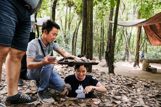 Premium Cu Chi Tunnels Tour with Local Expert - A serious site with some difficult presentation choices