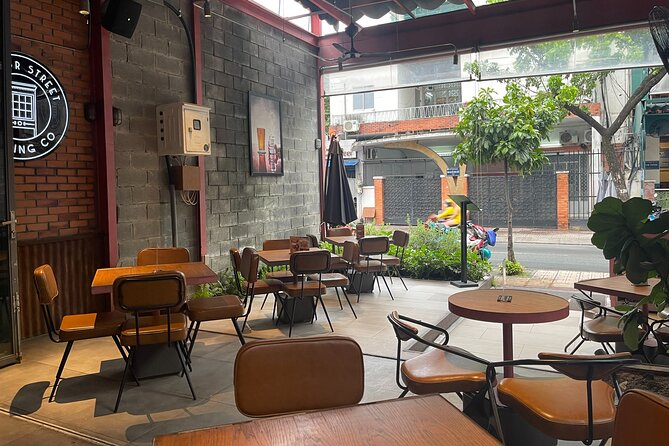 Private Craft Beer and Sightseeing Adventure Tour on Scooter in Ho Chi Minh City - Frozen beer and local food near Dien Bien Phu