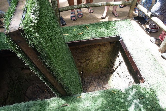 Private Cu Chi - Ben Duoc Tunnels & Liberated Area (Day Trip) - Ben Duoc Memorial Temple and the lunch break
