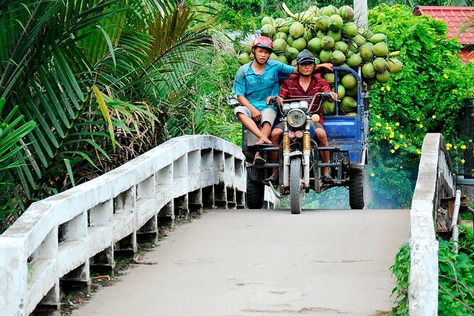 Private Mekong Delta & My Tho Full-Day Guided Tour - Riding a xe loi through the countryside