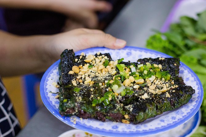 Private Street Food Evening Walking Tour in Ho Chi Minh City - From District 3 to District 10 by taxi and on foot