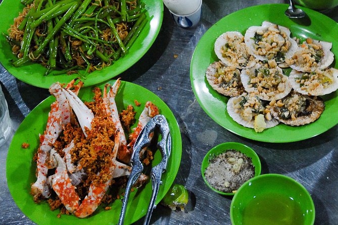 Private Street Food Motorbike Tour in Ho Chi Minh City - District 3: starting with local streets