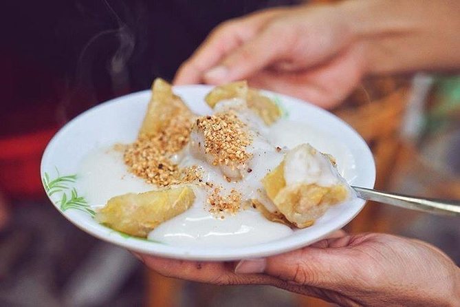 Private Street Food Tour by Motorbike/Car with Local Students - Tasting 5: Dessert and the less familiar side of Vietnamese food
