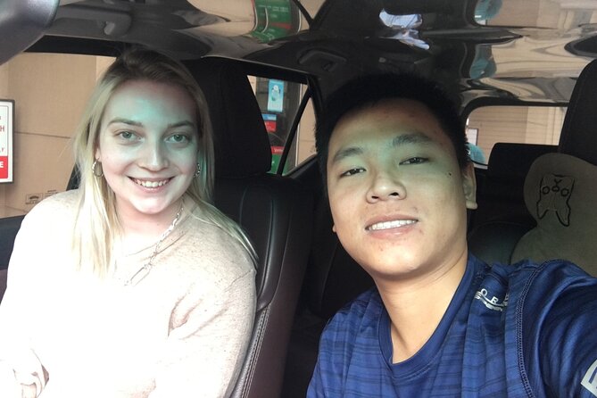 Private Transfer From Saigon Center To Tan Son Nhat Airport (SGN) - A simple ride from central Saigon to SGN