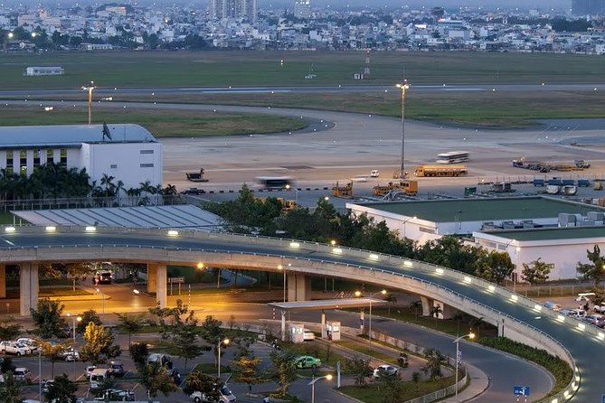 Private transfer Tan Son Nhat airport - Hotels in Ho Chi Minh - Meeting your driver at Tan Son Nhat Airport