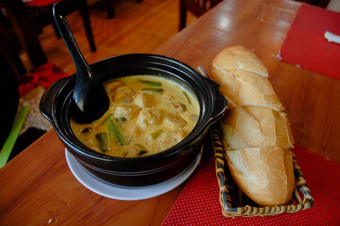 Private Vegan Food Tour By Scooter in Ho Chi Minh City - A full vegan meal at a leading restaurant