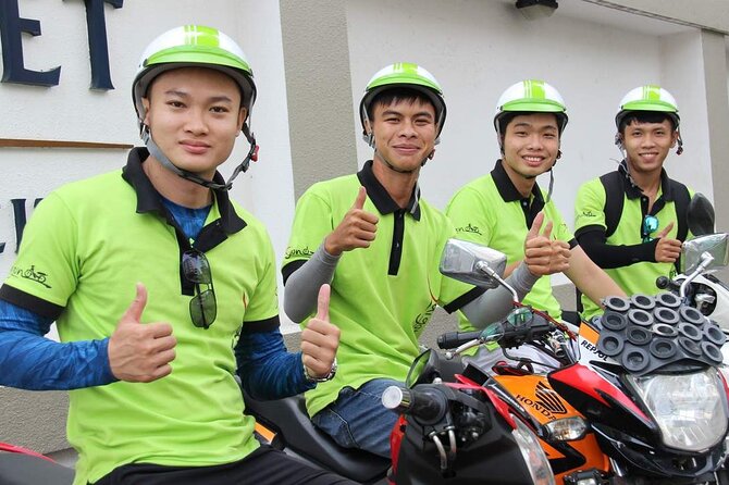 Saigon city tour & Street food - Learning noodles and trying sugarcane juice