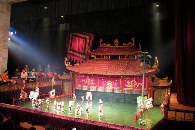 Saigon Dinner Cruise with Live Music Ho Chi Minh– Group Tour - Boarding and settling in before dinner