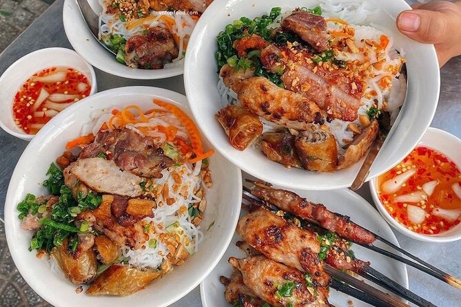 Saigon Evening Walking Street Food Tour - A Saigon dinner that keeps moving