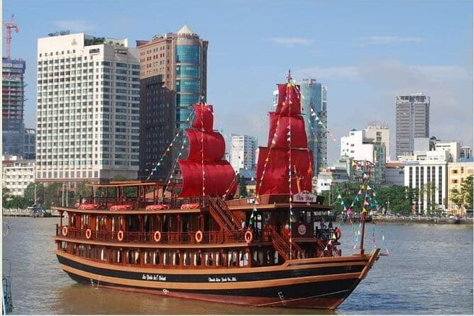 Saigon Local Sightseeing Free Walking Tour - The fresh flower market finale