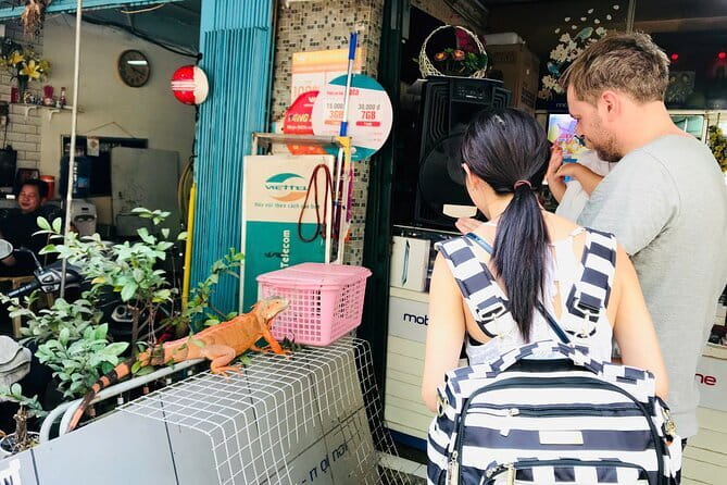 Saigon Local Sightseeing Free Walking Tour - Alleys, an old apartment, and everyday Saigon