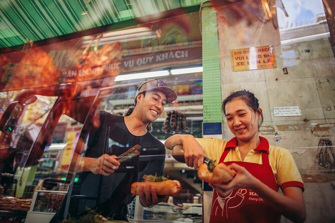 Saigon Night Bites on Foot: Local Vendors, Stories & Sweet Finish - Why this food walk works as a first evening in Saigon