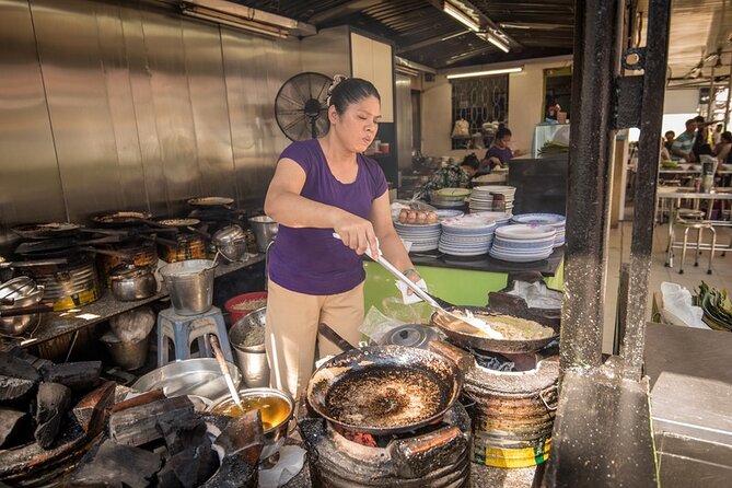 Saigon Night Bites on Foot: Local Vendors, Stories & Sweet Finish - Who should book this three-hour walk