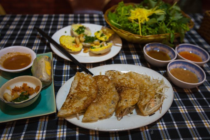 Saigon Night Street Food and City Tour on Scooter - The 5:30 pm start and the first ride