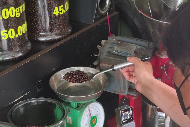 Saigon Private/Small Group Walking Food Tour with 13 Tastings - District 5, bánh mì, and the final dessert