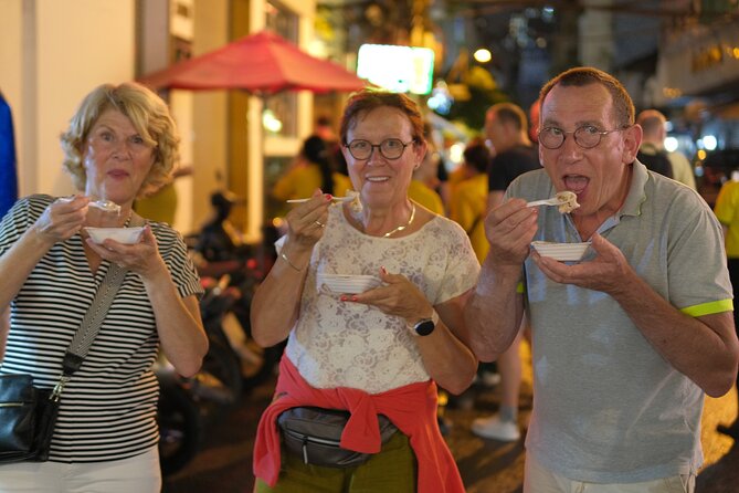 Saigon Sight & Food Tour By Night (Private Tour) - Nguyen Thien Thuat Apartment: ordinary Saigon life