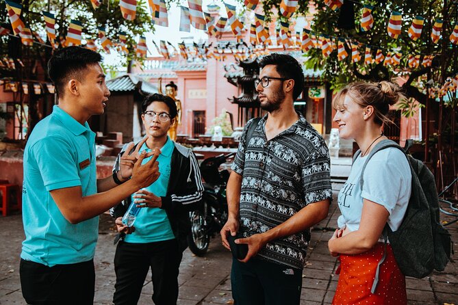 Saigon Sightseeing & Street Food Tour By scooter with Student - How the student-guide format changes the experience