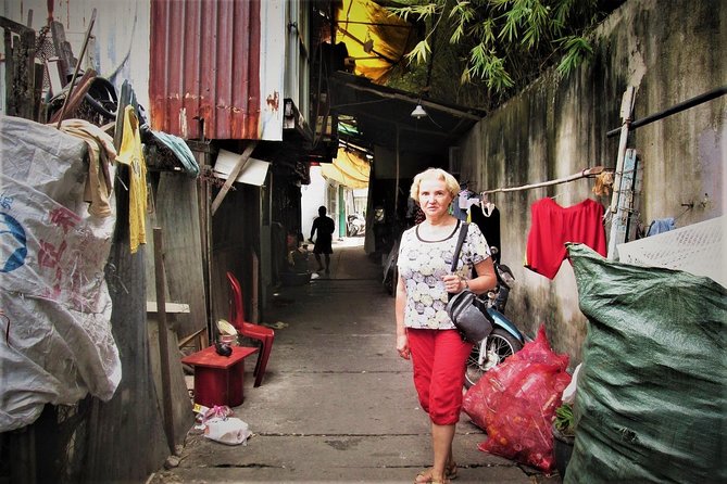 Saigon Slum tour, Chillspots tour by scooter | Female driver - A closer look at the neighborhood visit
