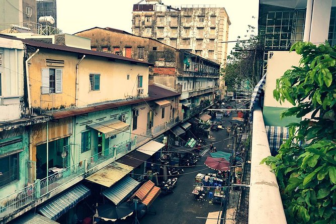 Saigon Vegetarian Tour by Motorbike and Scooter - Chinatown, Thien Hau Temple, and District 5