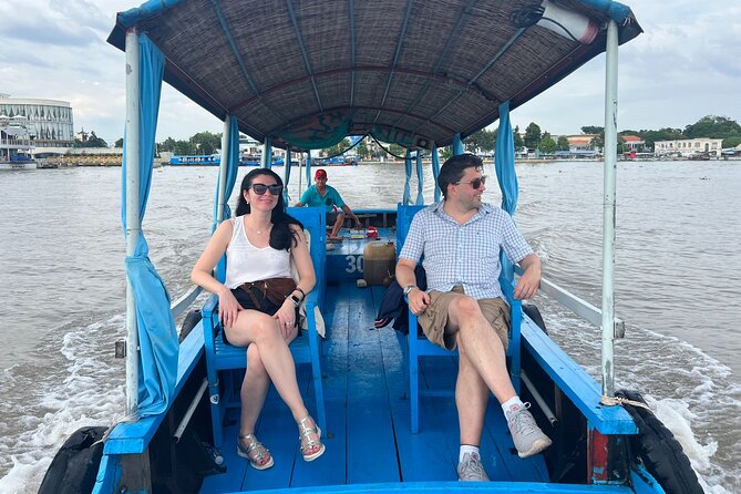 SMALL GROUP - Mekong Delta 1 Day Tour with Lunch - Vinh Trang Pagoda gives the morning a cultural start
