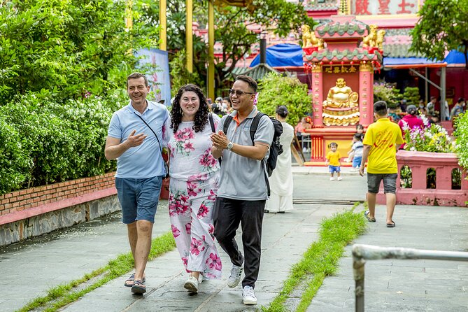 Small-group Saigon City Tour: 4-Hour Must-see Iconic Landmarks - Ben Thanh Market and the everyday side of Saigon