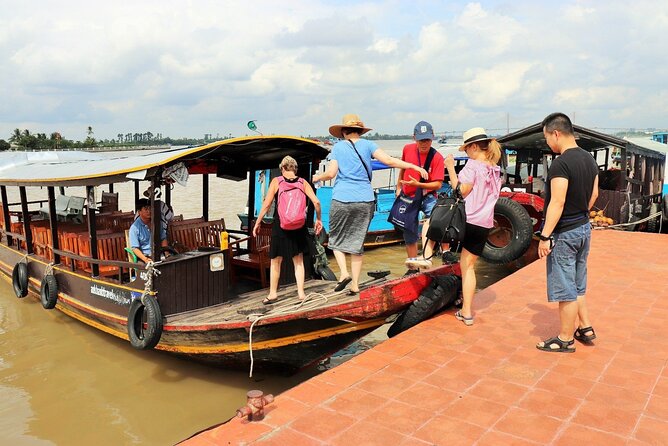 Standard 1 Day Cu Chi Tunnels & Mekong Delta - Lunch and the move south