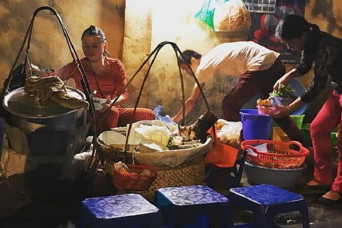 Street Food Adventure in Ho Chi Minh City - Vietnamese desserts finish the night
