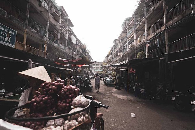 Sundown in the Colony Photo Tour - 3:30 pm pickup and the small-group advantage