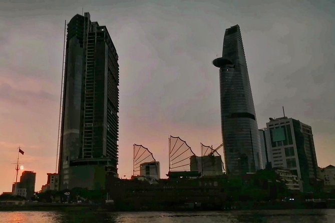 Sunset City-Dragon Floating Temple on River with LUXURY SPEEDBOAT - The 4:00 pm to 4:45 pm river approach