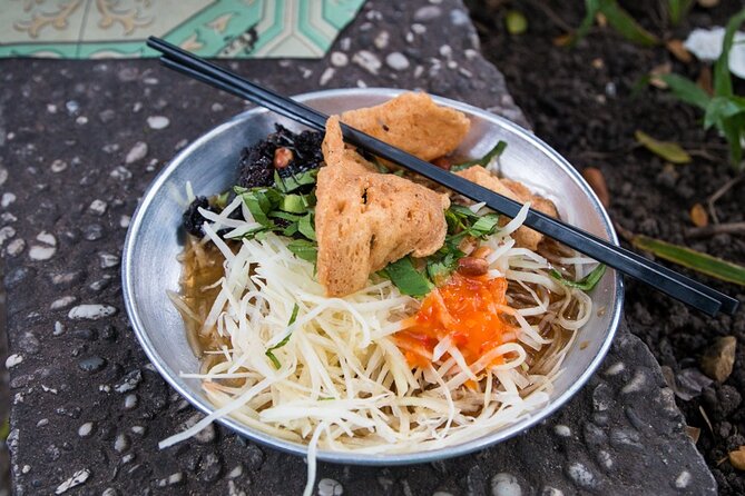 The 10 Tastings of Ho Chi Minh City With Saigon Vibes - Riding through Saigon traffic