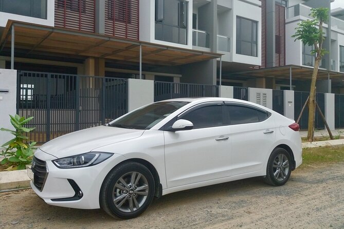 (TOP) Private car: Ho Chi Minh Airport (SGN) from/to HCM center - The airport arrival meeting process