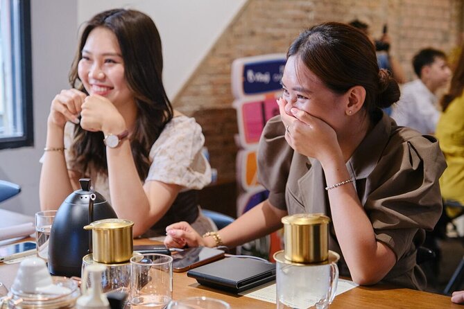 Vietnamese Coffee & Culture Exploration in Hồ Chí Minh City - The opening sensory exercise