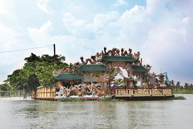VIP Tour in Dragon Floating Temple sightseeing by SpeedBoat - Crossing the Saigon River by speedboat