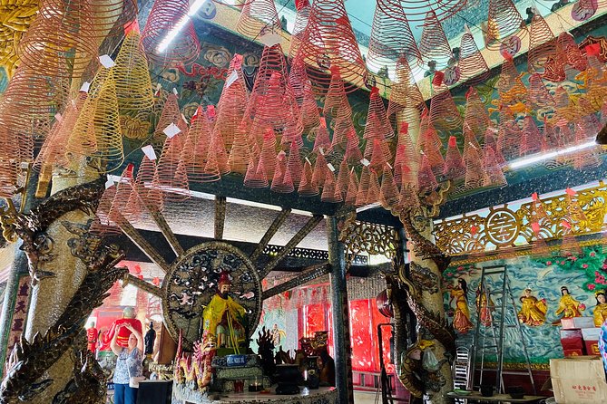 VIP Tour in Dragon Floating Temple sightseeing by SpeedBoat - Around Thanh Da Island with coconut juice and fruit